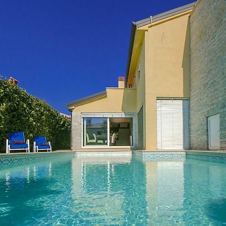 Villa Lidija โปเรช ภายนอก รูปภาพ